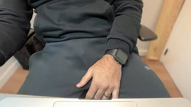 rickyi2023 online show from 11-05-25, 01:58