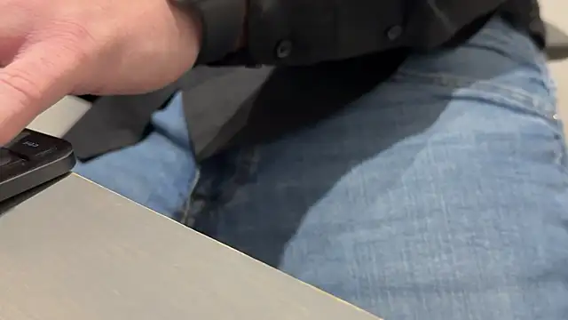 rickyi2023 online show from 02-05-26, 03:52