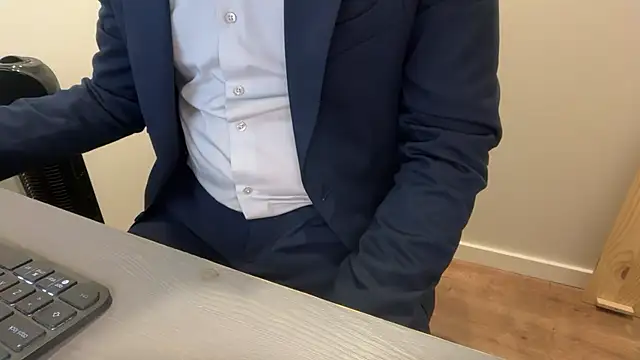 rickyi2023 online show from 11-26-25, 05:24