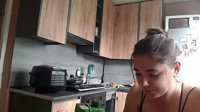 Snapshot of delightful_sofi chatting on 05-28-26, 01:39 delightful sofi online show from 05-28-26, 01:39