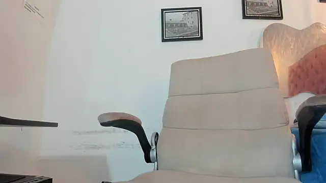 Snapshot of SHARICK_GRECO chatting on 04-18-26, 01:02 SHARICK GRECO online show from 04-18-26, 01:02