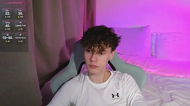 Snapshot of cute_thomas chatting on 05-09-26, 06:55 cute thomas online show from 05-09-26, 06:55