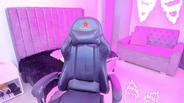 xiomara  cortes online show from 11-07-25, 07:07