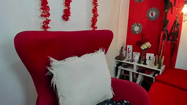 julieta evans  online show from 02-10-25, 09:15