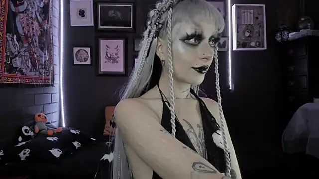 insania 9999  online show from 12-19-25, 04:31