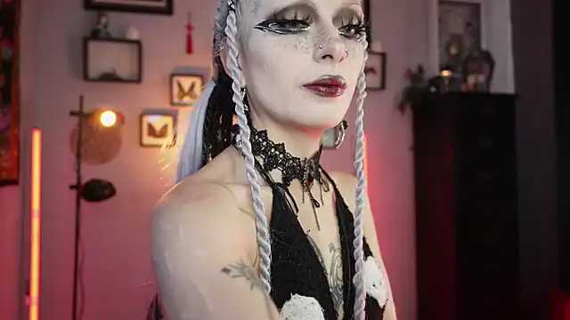 insania 9999  online show from 02-25-26, 04:07