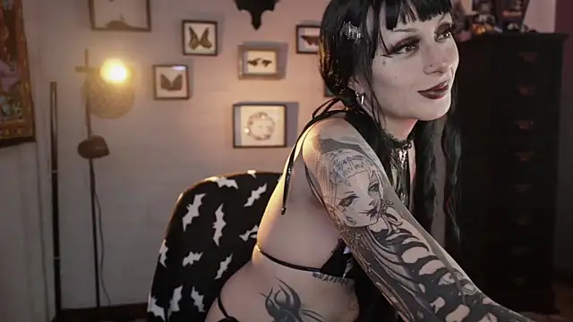 insania 9999  online show from 04-14-26, 06:24