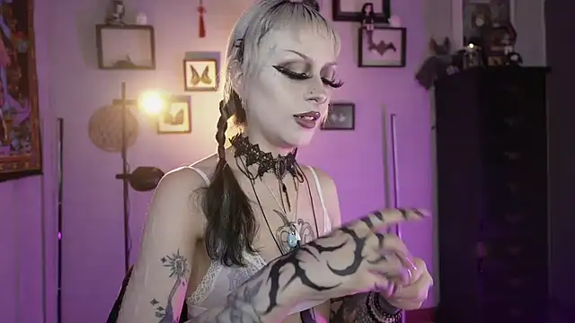 insania 9999  online show from 03-16-26, 04:32