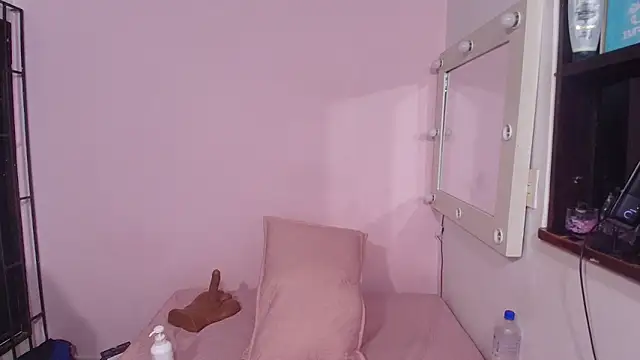 Snapshot of celeste_sea chatting on 03-18-25, 07:12 celeste sea online show from 03-18-25, 07:12