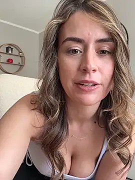 Snapshot of Wetbabygirlxo chatting on 02-17-26, 06:05 Wetbabygirlxo online show from 02-17-26, 06:05