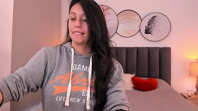 Snapshot of SaharaGarcia__ chatting on 05-14-26, 09:34 SaharaGarcia online show from 05-14-26, 09:34