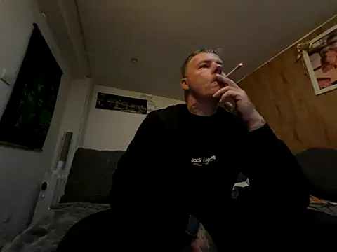 steveindahouse online show from 10-25-25, 04:00