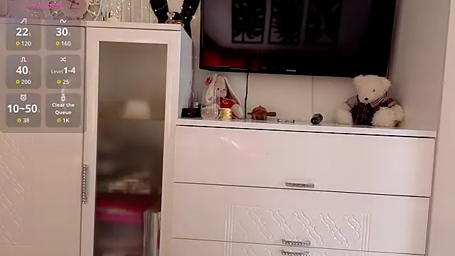 WhiteBunny online show from 04-14-26, 07:35