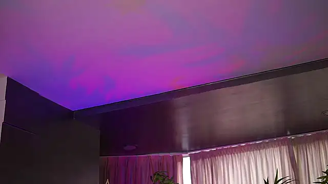 HotSkinnyX online show from 12-15-25, 09:37