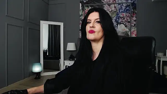 Snapshot of DomMelissaW chatting on 12-12-24, 09:15 DomMelissaW online show from 12-12-24, 09:15