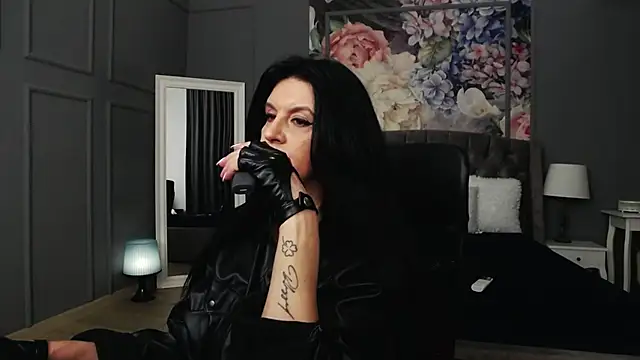 Snapshot of DomMelissaW chatting on 02-25-25, 09:58 DomMelissaW online show from 02-25-25, 09:58
