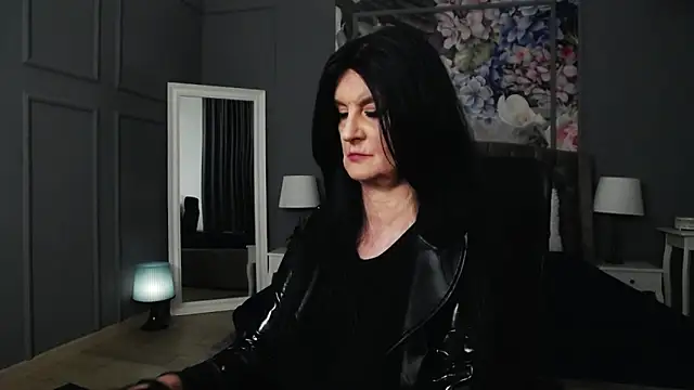 Snapshot of DomMelissaW chatting on 03-22-25, 03:41 DomMelissaW online show from 03-22-25, 03:41