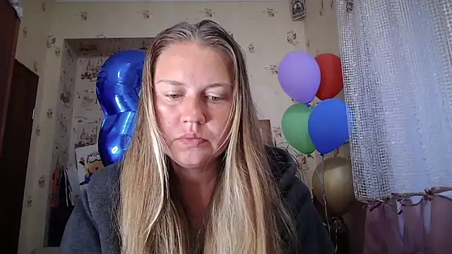 Snapshot of dream_alexa chatting on 05-18-26, 02:33 dream alexa online show from 05-18-26, 02:33
