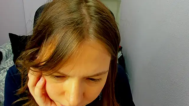 Snapshot of Persephoni chatting on 04-19-26, 10:27 Persephoni online show from 04-19-26, 10:27