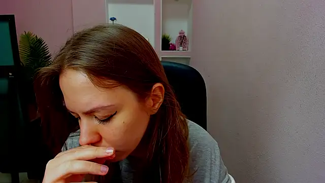 Persephoni online show from 11-17-25, 01:26