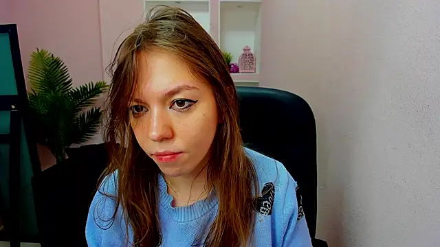 Snapshot of Persephoni chatting on 10-12-25, 10:49 Persephoni online show from 10-12-25, 10:49