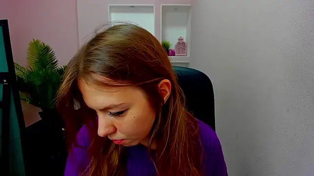 Snapshot of Persephoni chatting on 10-23-25, 10:36 Persephoni online show from 10-23-25, 10:36