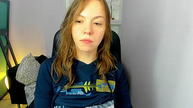 Snapshot of Persephoni chatting on 04-26-26, 10:23 Persephoni online show from 04-26-26, 10:23