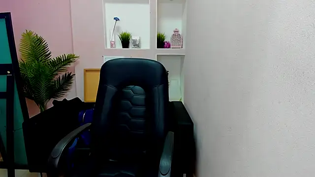 Snapshot of Persephoni chatting on 09-22-25, 06:36 Persephoni online show from 09-22-25, 06:36