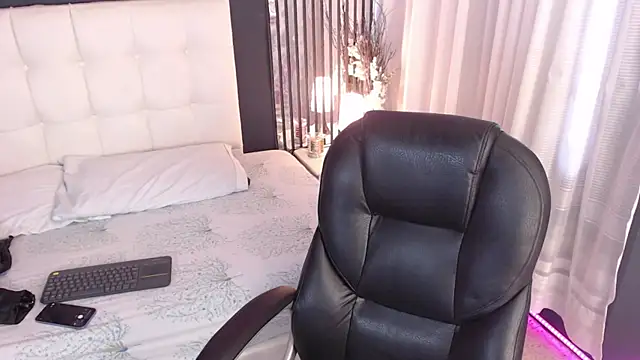 LiaVillalobos online show from 01-13-26, 01:26