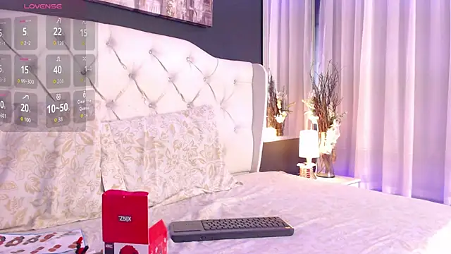 LiaVillalobos online show from 11-14-25, 03:59