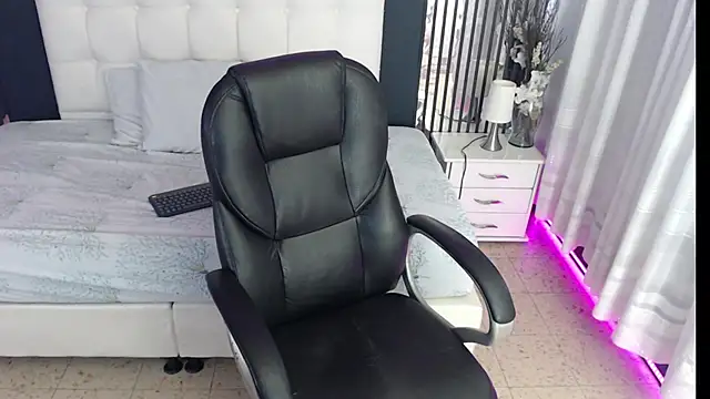 LiaVillalobos online show from 01-15-26, 01:03