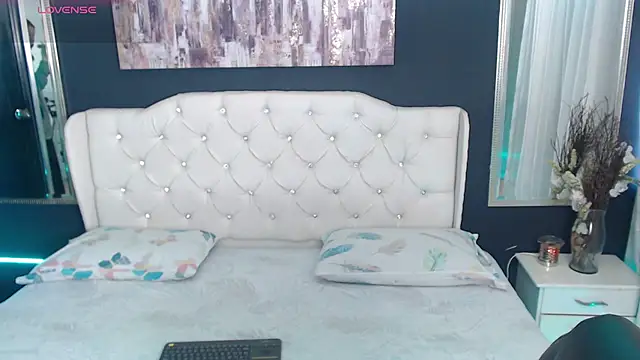 LiaVillalobos online show from 09-22-25, 12:44