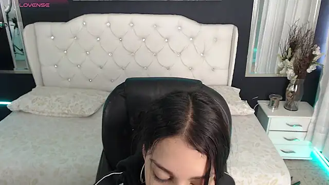 LiaVillalobos online show from 09-13-25, 01:55