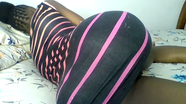 Snapshot of sweet_sassy_ chatting on 04-25-26, 03:09 sweet sassy online show from 04-25-26, 03:09