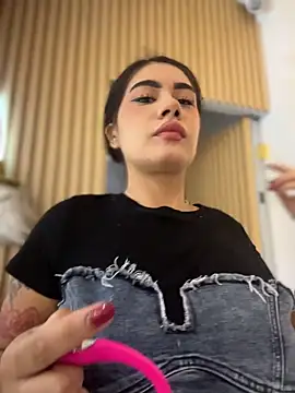 clarachanelricek online show from 10-30-25, 08:17