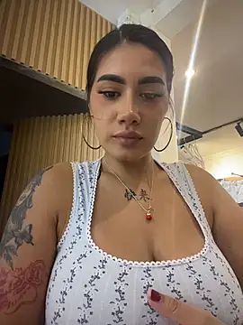 clarachanelricek online show from 10-27-25, 07:04