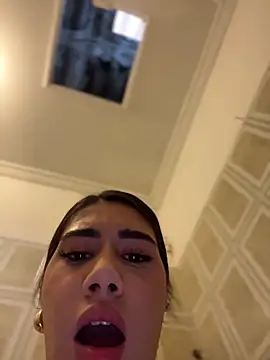 clarachanelricek online show from 12-19-25, 08:55