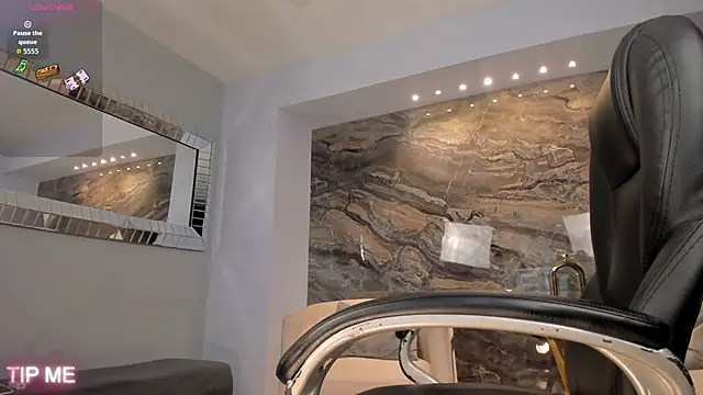 SophieBarnett online show from 11-17-25, 12:25