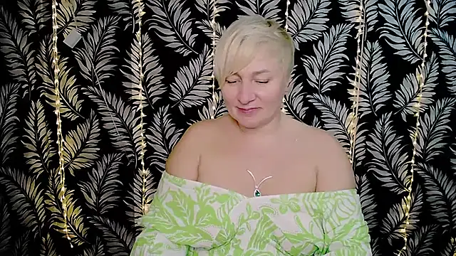 Snapshot of Olivia_playful chatting on 02-17-25, 03:44 Olivia playful online show from 02-17-25, 03:44