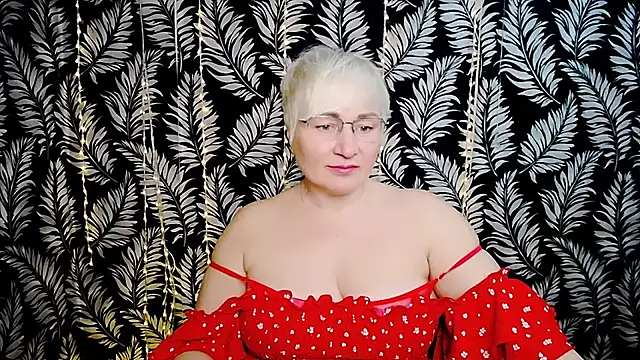 Snapshot of Olivia_playful chatting on 04-27-26, 10:35 Olivia playful online show from 04-27-26, 10:35