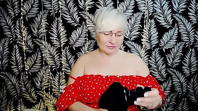 Snapshot of Olivia_playful chatting on 05-29-26, 10:21 Olivia playful online show from 05-29-26, 10:21