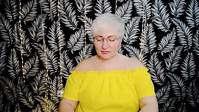 Snapshot of Olivia_playful chatting on 05-16-26, 10:25 Olivia playful online show from 05-16-26, 10:25