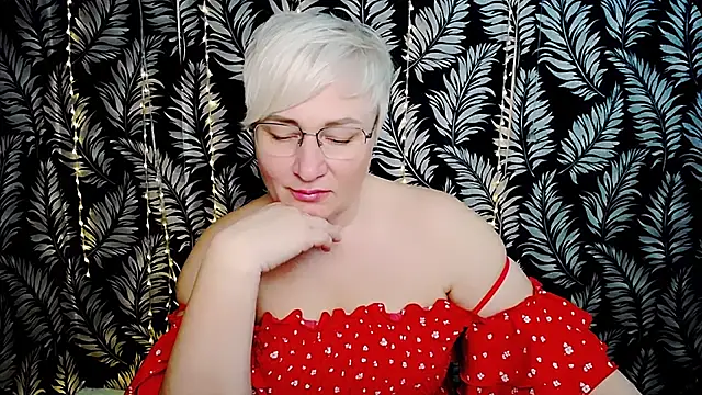 Snapshot of Olivia_playful chatting on 05-22-26, 10:02 Olivia playful online show from 05-22-26, 10:02