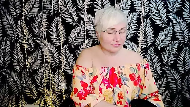 Snapshot of Olivia_playful chatting on 04-26-26, 10:23 Olivia playful online show from 04-26-26, 10:23