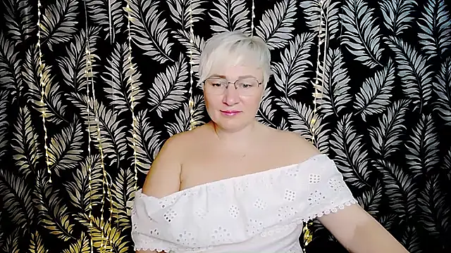 Snapshot of Olivia_playful chatting on 07-23-26, 10:23 Olivia playful online show from 07-23-26, 10:23