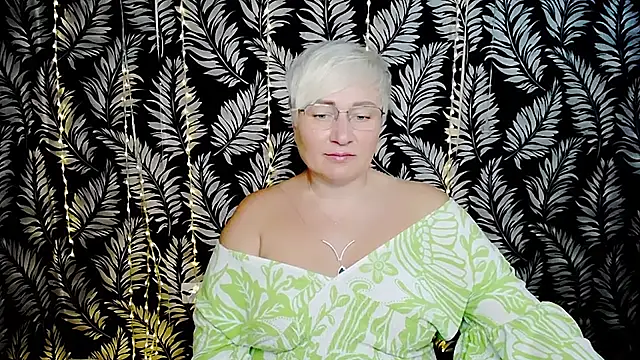 Snapshot of Olivia_playful chatting on 06-28-26, 10:21 Olivia playful online show from 06-28-26, 10:21