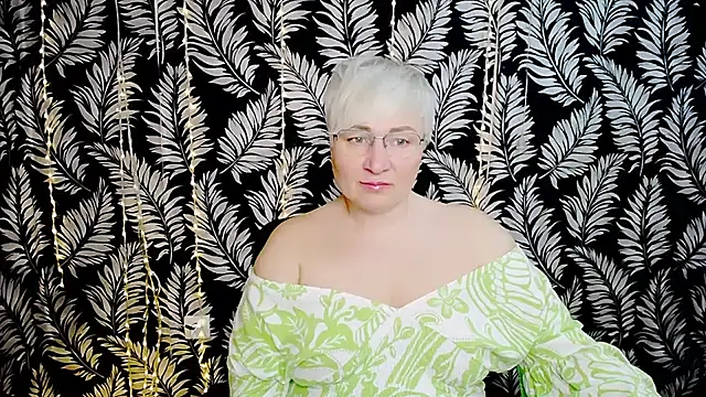 Snapshot of Olivia_playful chatting on 06-08-26, 10:05 Olivia playful online show from 06-08-26, 10:05