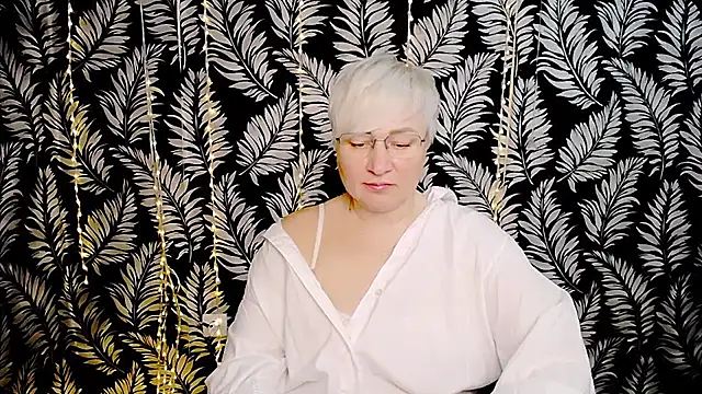 Snapshot of Olivia_playful chatting on 05-15-26, 10:24 Olivia playful online show from 05-15-26, 10:24