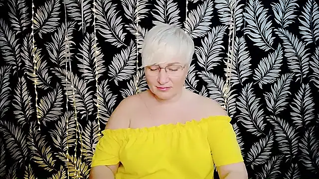 Snapshot of Olivia_playful chatting on 05-25-26, 10:25 Olivia playful online show from 05-25-26, 10:25