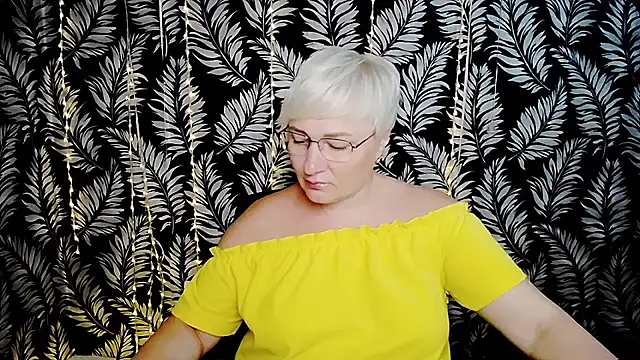 Snapshot of Olivia_playful chatting on 06-18-26, 10:31 Olivia playful online show from 06-18-26, 10:31